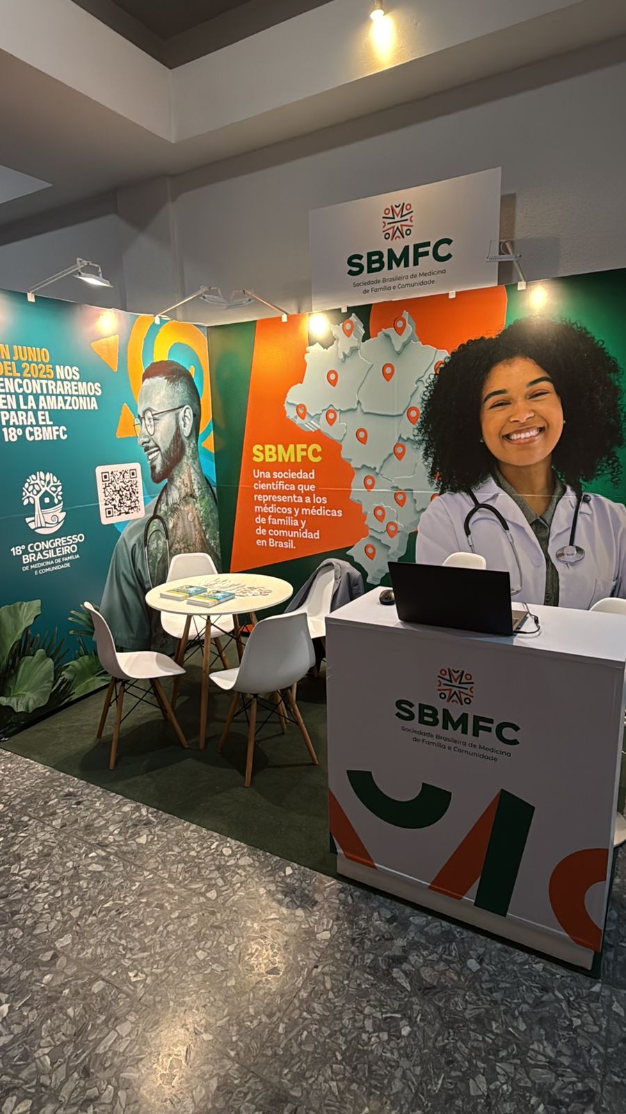 IX Cumbre Iberoamericana recebe comitiva da SBMFC